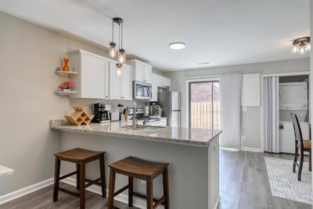 Stylish Haven New Walk To The Ocean Smart Tvs Wifi * Myrtle Beach