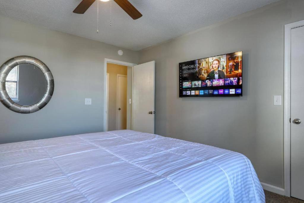 Apartment Stylish Haven New Walk To The Ocean Smart Tvs Wifi Myrtle Beach