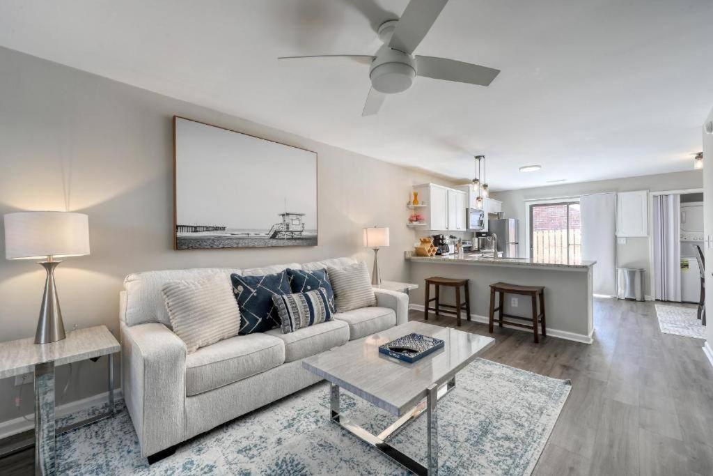 Stylish Haven New Walk To The Ocean Smart Tvs Wifi Apartment